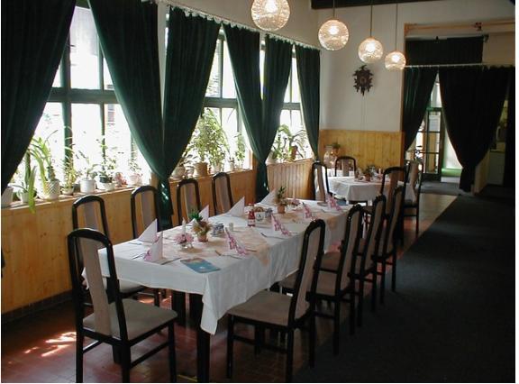 Restaurace A Pension Prvni Mlyn Хомутов Екстер'єр фото